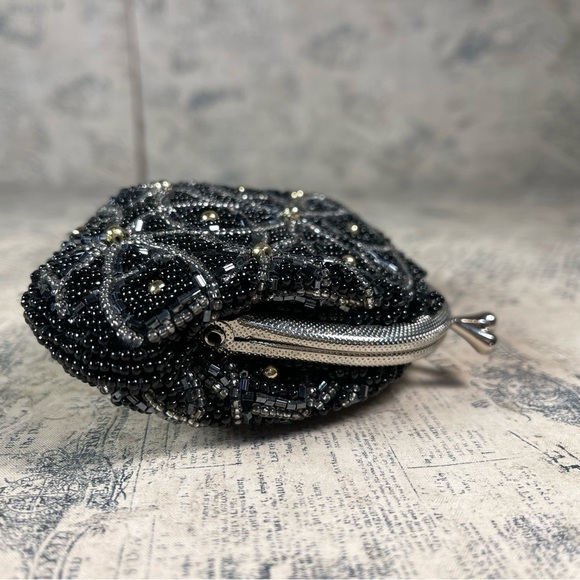 Neiman Marcus Vintage beaded coin purse - Picture 4 of 11